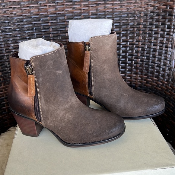 NWB ROAN® Lina Block Heel Booties - Picture 6 of 16